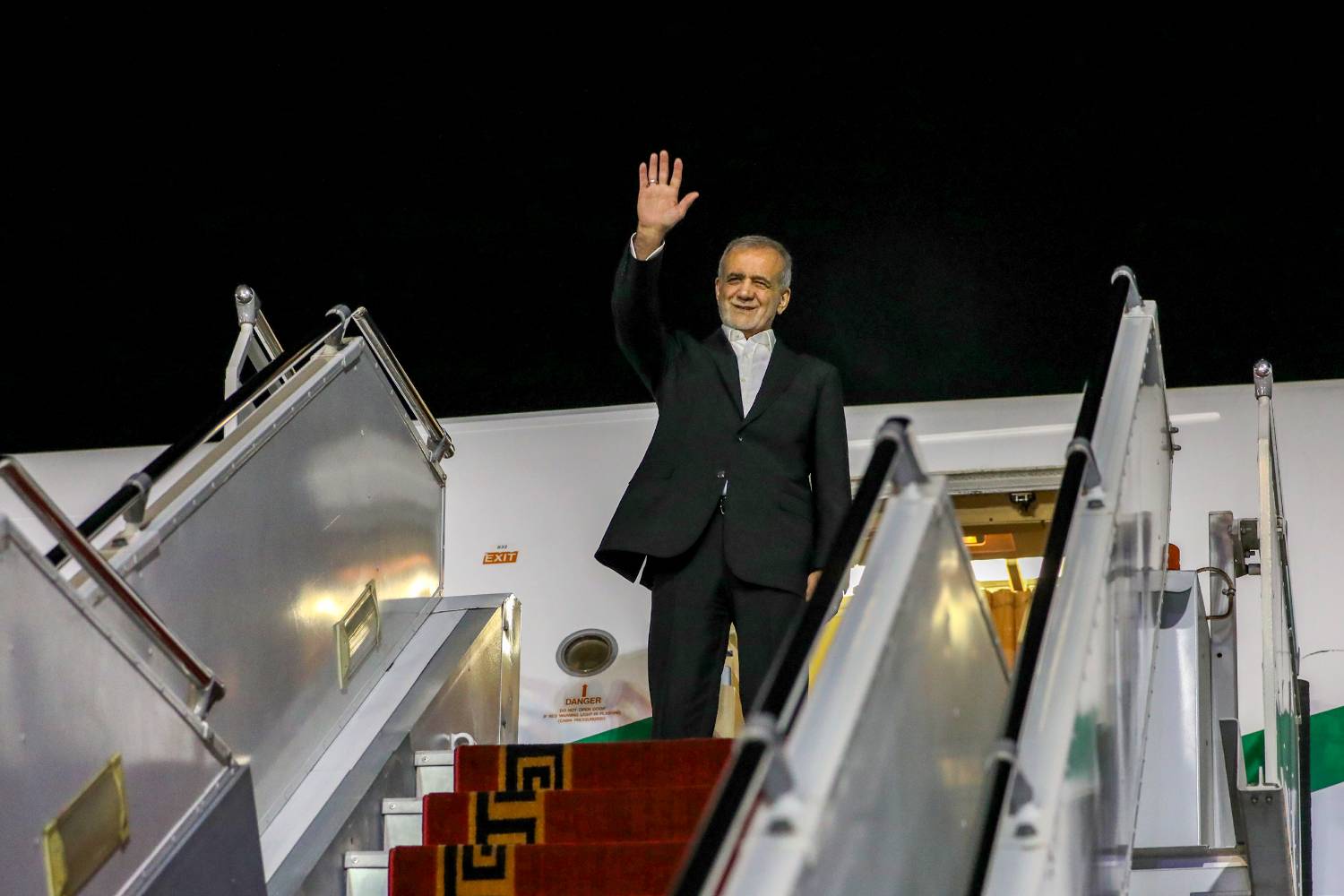 دکتر پزشکیان دقایقی قبل دوحه را به مقصد تهران ترک کرد