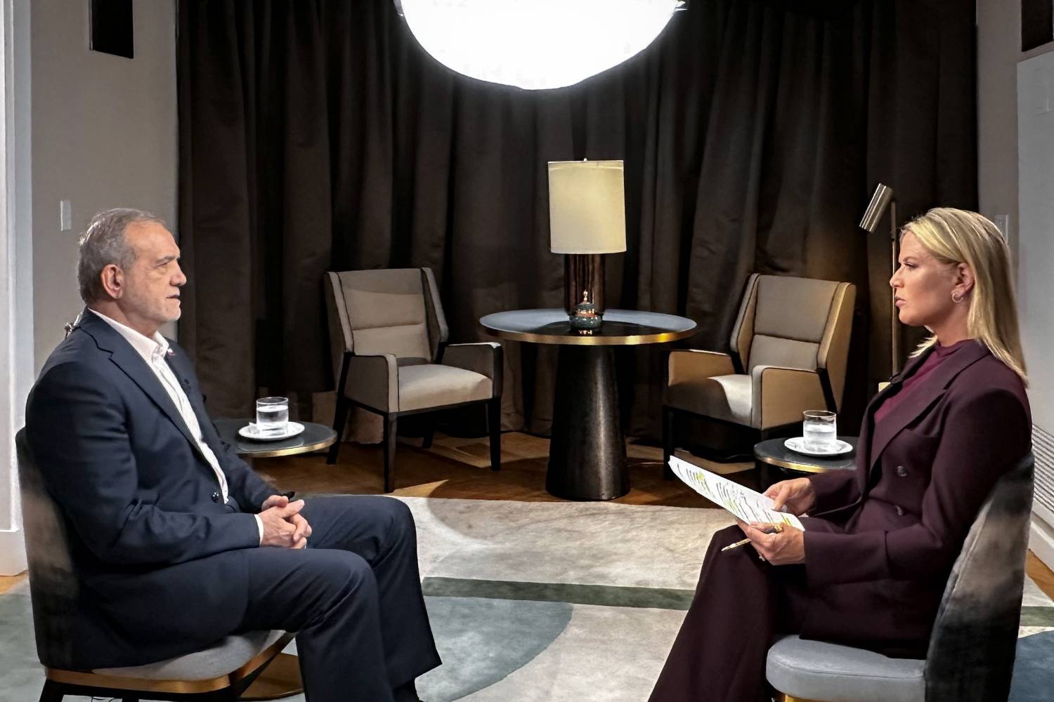 گفت‌وگو، بهترین راه‌حل مسائل در چارچوب قوانین بین‌المللی است/ ادعاهای غربی‌ها بر علیه فعالیت صلح‌آمیز هسته‌ای ایران بی‌اساس است/ ما می‌خواهیم با همه ملت‌ها و همسایگان‌مان در صلح و آرامش زندگی کنیم