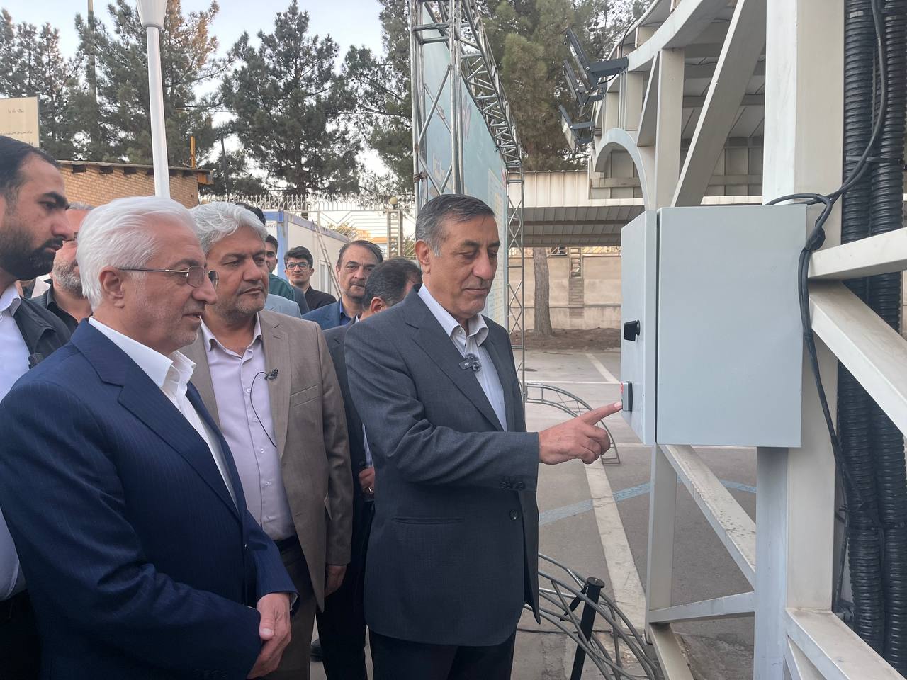 افتتاح نیروگاه‌های خورشیدی 14 دستگاه اجرایی استان خراسان شمالی با حضور دکتر قائم‌پناه