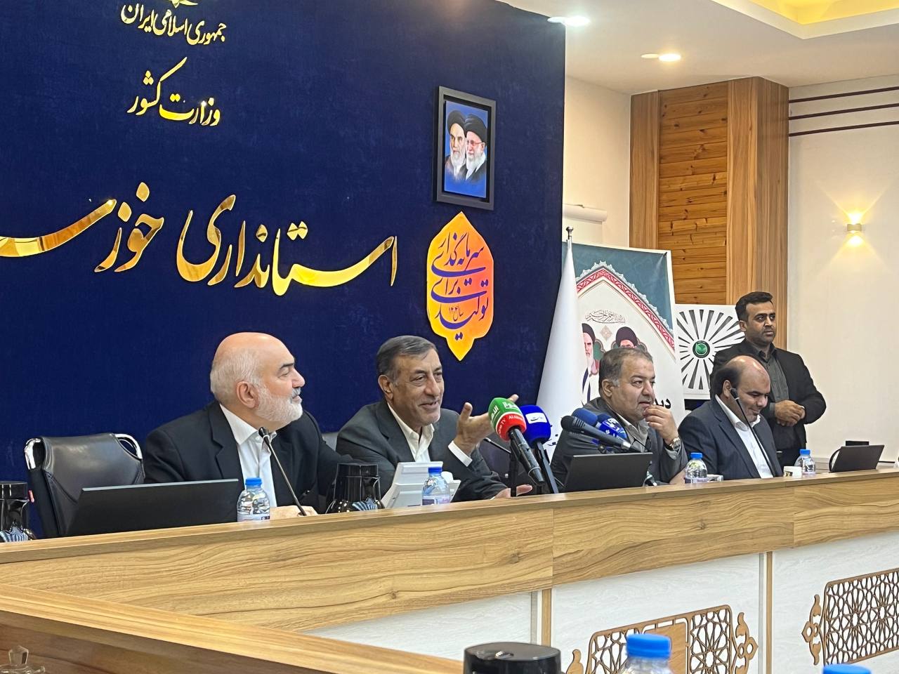 بانک‌ها باید از بنگاه‌داری فاصله بگیرند و منابع را به سمت تولید هدایت کنند