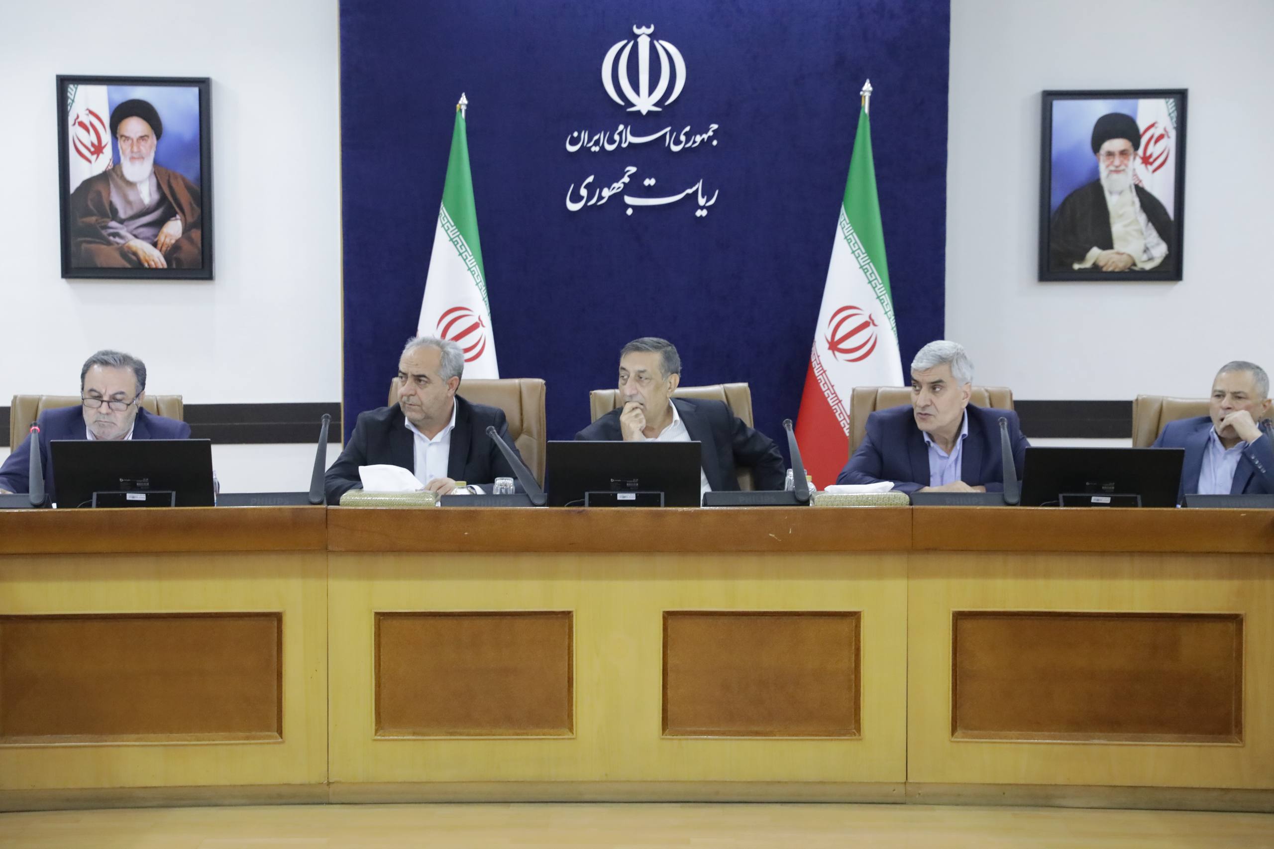 تصمیم و خواست رئیس‌جمهور برای دولت فصل‌الخطاب است