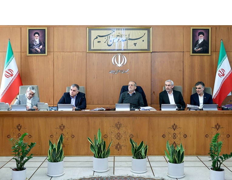 تاکید دکتر پزشکیان بر تسریع در اجرای قرارداد توسعه میدان نفتی آزادگان