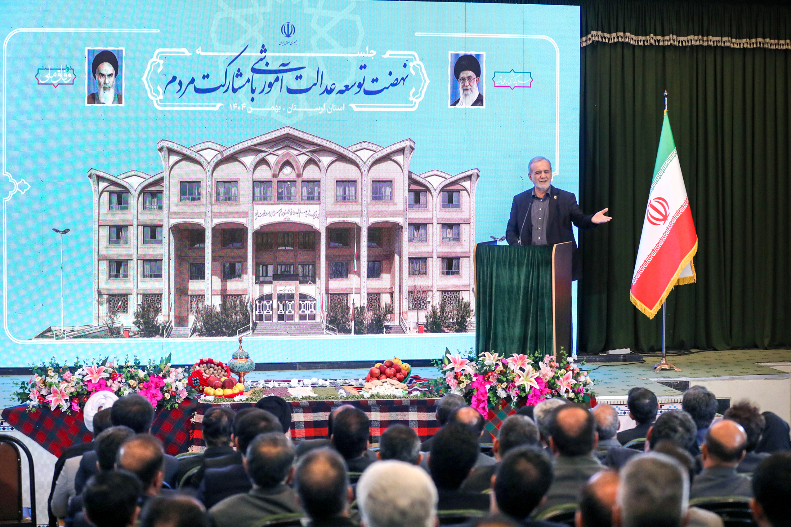 بدنبال تربیت نسلی آگاه، توانمند و معتقد به آبادانی کشور هستیم/ روند مدرسه‌سازی و تجهیز مدارس با قدرت ادامه خواهد یافت