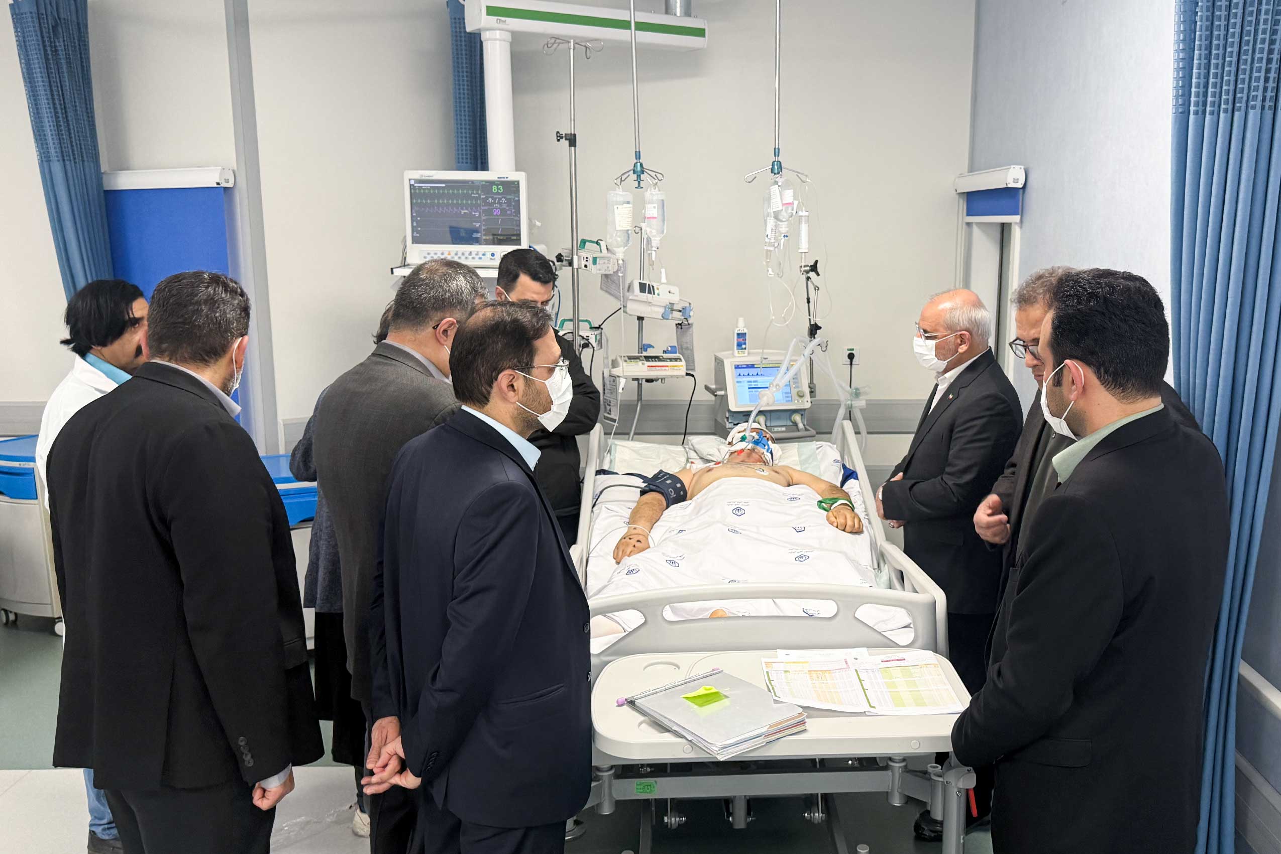 عیادت دکتر حاجی میرزایی از یکی از کارمندان حوزه روابط عمومی ریاست جمهوری
