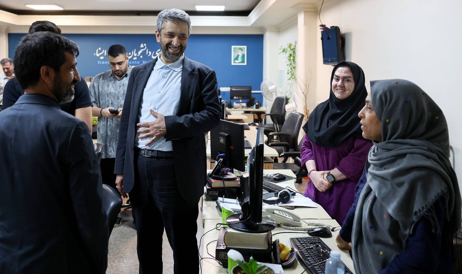 ماموریت دکتر پزشکیان به معاون اول برای مدیریت وضع اینترنت/ تدابیر جدید برای دسترسی همگانی در راه است
