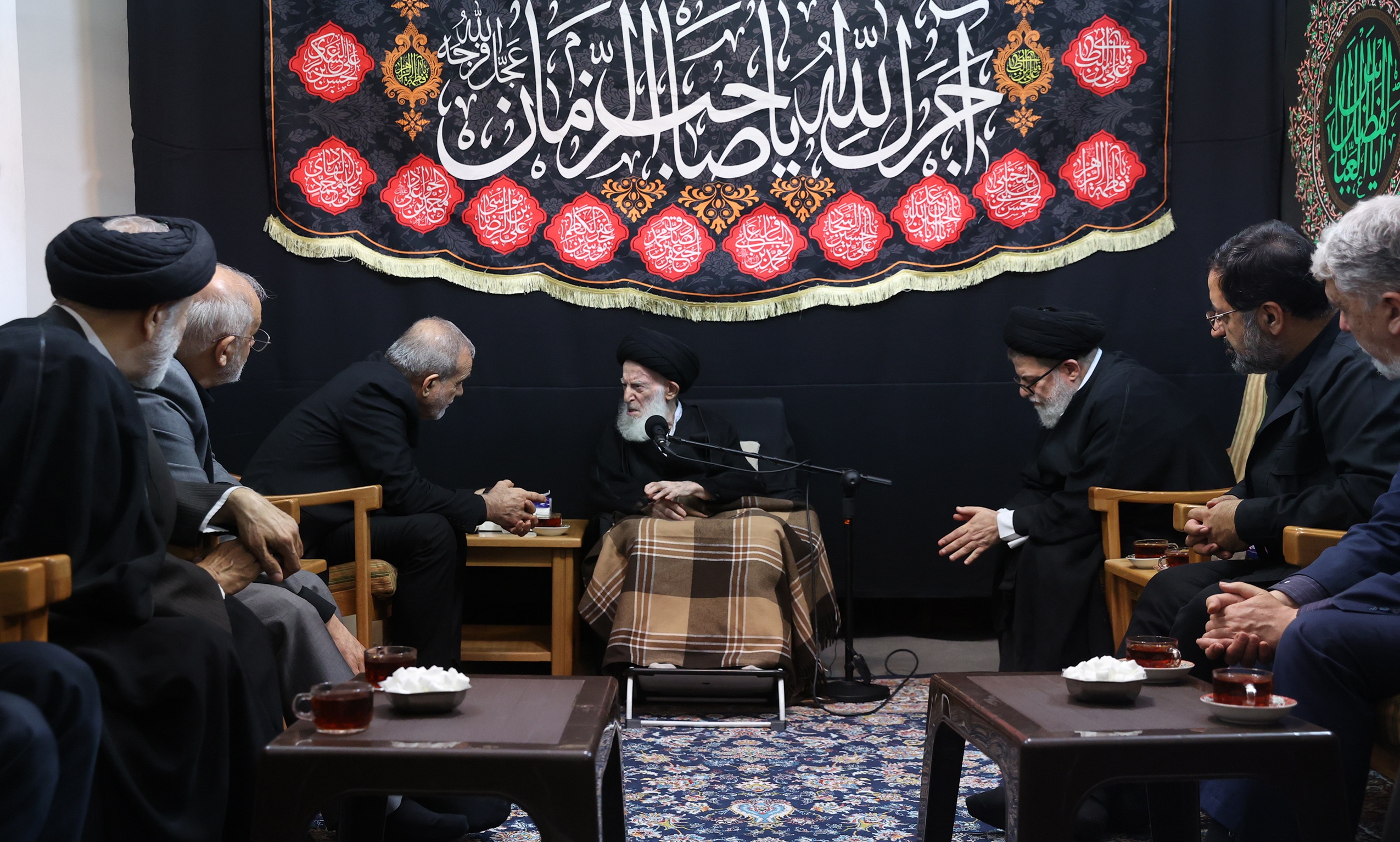 دکتر پزشکیان: توافق اخیر، پیروزی بزرگ ملت ایران و نتیجه مقاومت ملی است/ دولت با مدیریت شرایط، مانع تحمیل فشارهای سنگین‌تر به مردم شد/ وفاق ملی مهم‌ترین عامل اقتدار جمهوری اسلامی ایران است/ آیت الله العظمی شبیری زنجانی: زحمات دولت و مسئولان در پیشگاه الهی محفوظ و ماندگار است/ شنیدن برخی بی‌انصافی‌ها سنگین است، اما پشتیبان خدمتگزاران مردم، خداست
