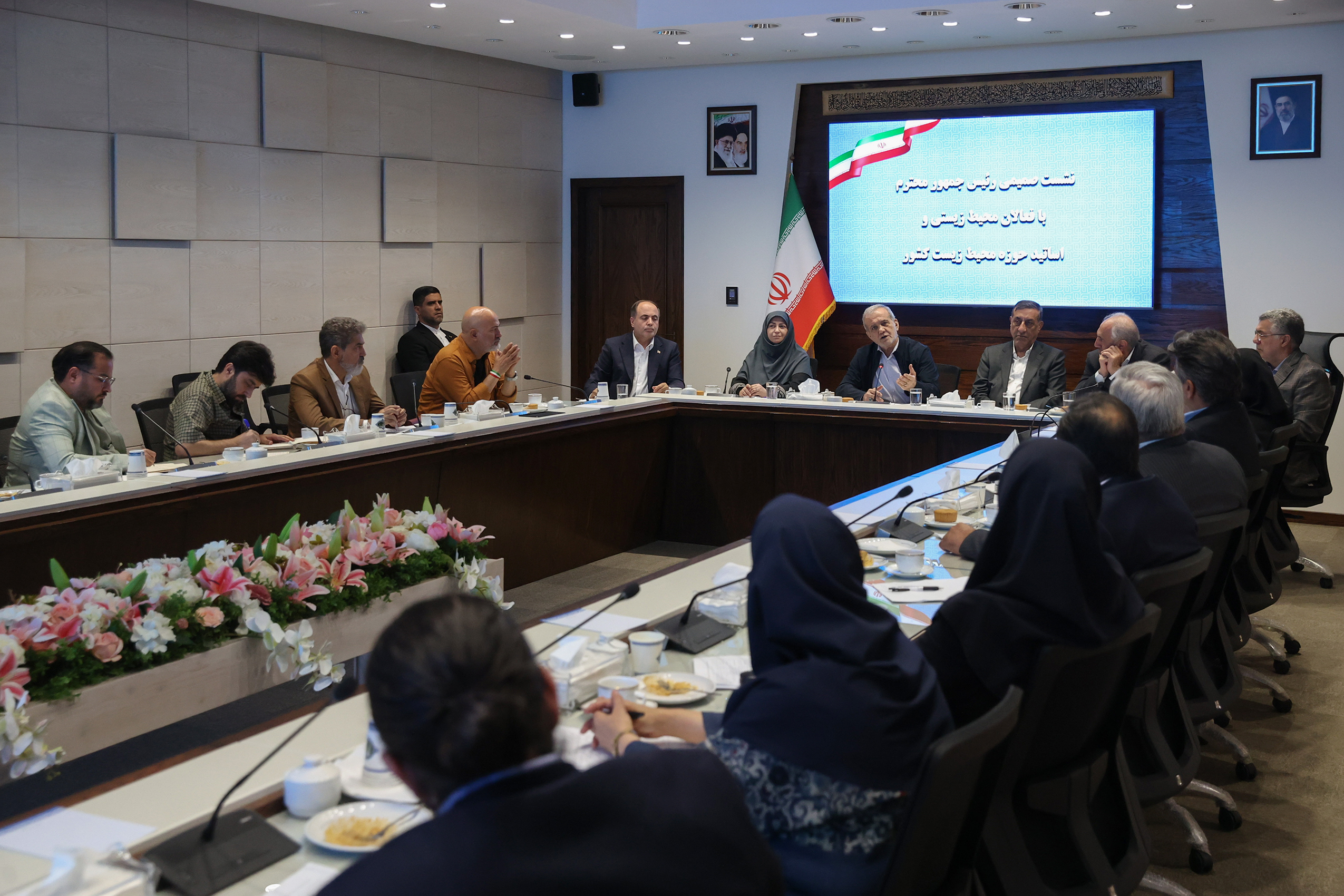 آموزش نسل آینده، مهم‌ترین مسیر برای حفاظت از محیط‌زیست و منابع طبیعی کشور است/ پایش هوشمند منابع طبیعی و محیط زیست باید با استفاده از فناوری‌های نوین تقویت شود/ با فعالیت‌های شفاف محیط زیستی، رویکردهای امنیتی در این حوزه زدوده خواهد شد
