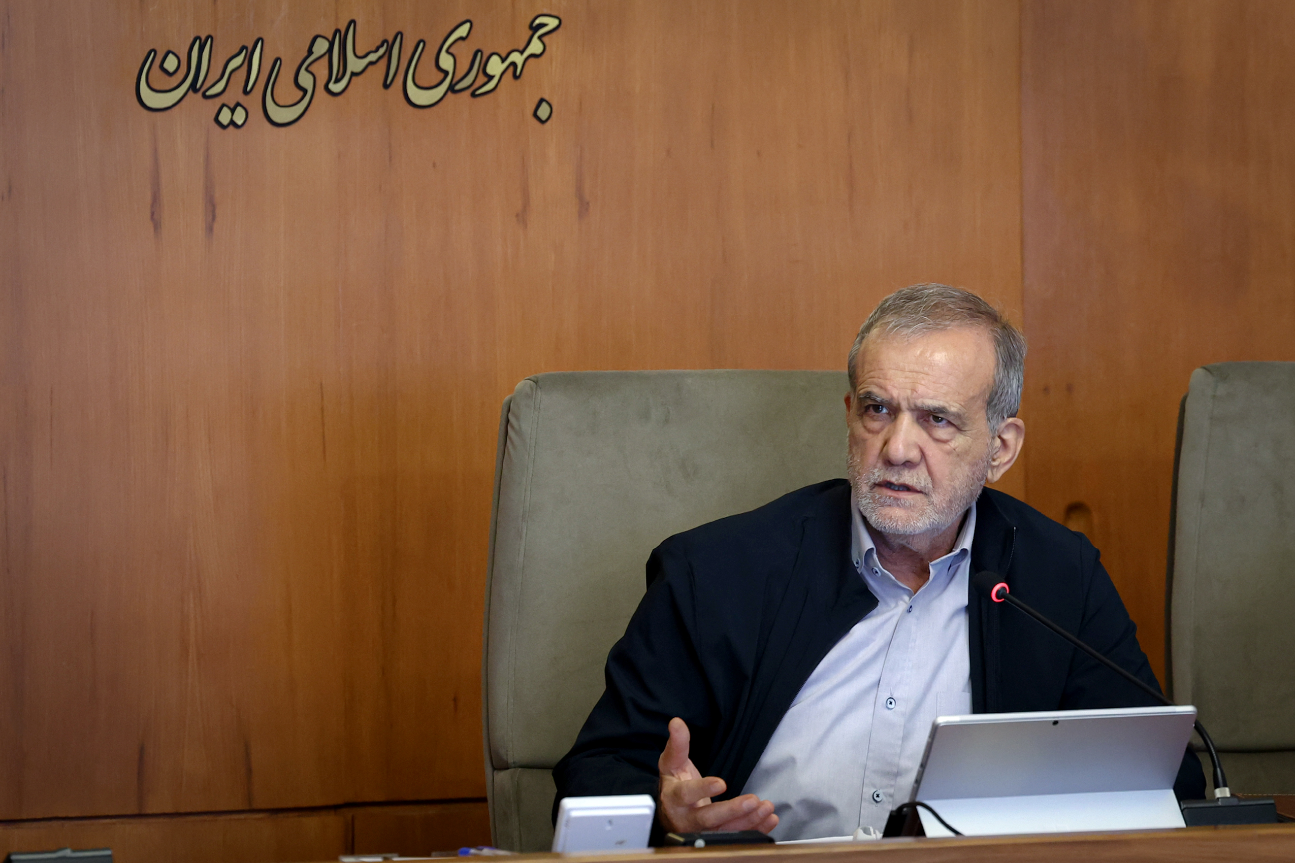  همه ظرفیت‌های کشور باید برای حفظ تولید و تداوم اشتغال به میدان بیاید

