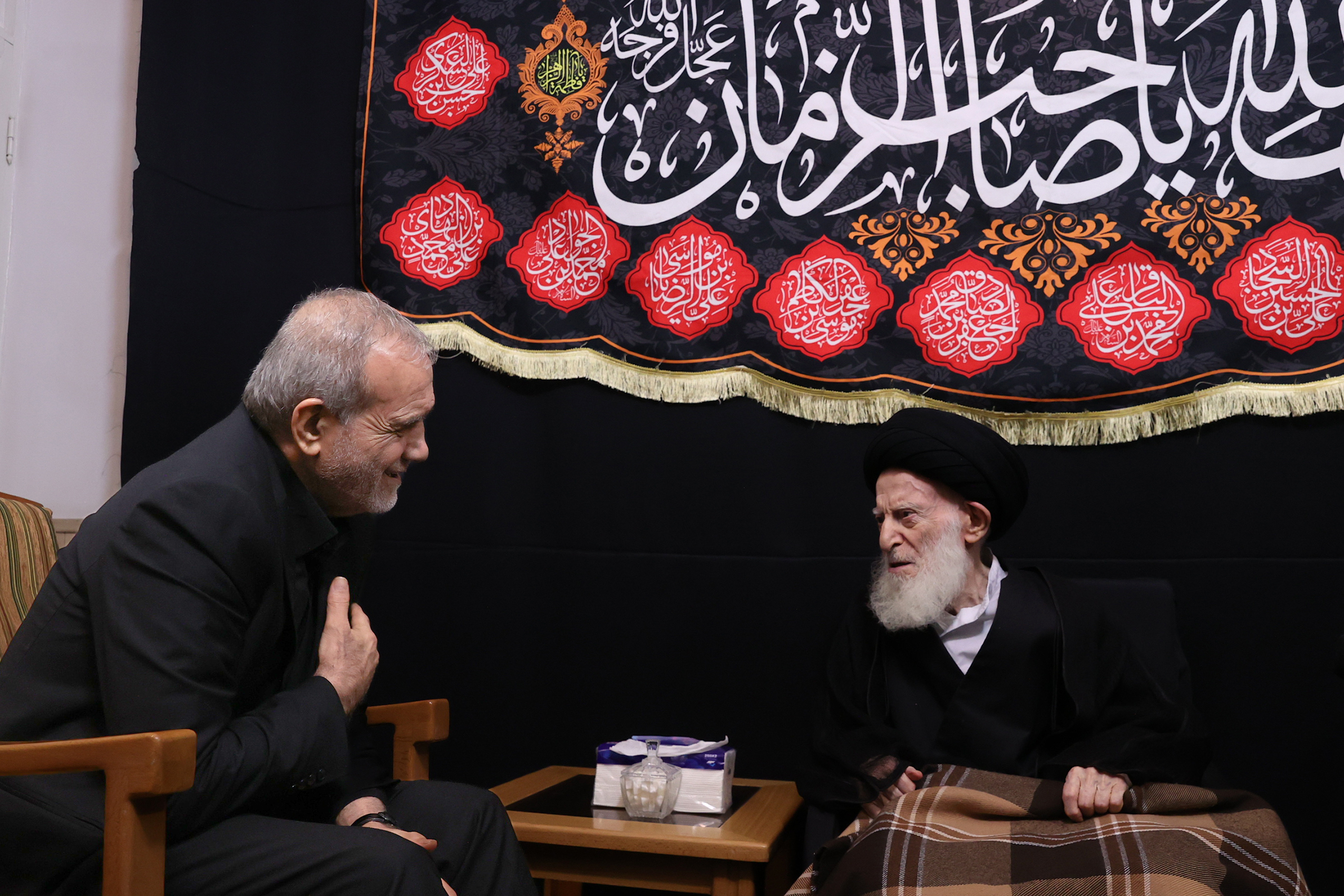 دکتر پزشکیان: آیت الله شبیری زنجانی فقیهی ژرف اندیش و از استوانه های علمی، تحقیقی و اخلاقی حوزه‌های علمیه معاصر به شمار می‌رفت/ایشان در مردمداری، رفق و مدارا و اهتمام به پیراستگی ذات دین از تحریف و خرافه سرآمد بود/  فقدان این فقیه برجسته خللی جبران ناپذیر است 
