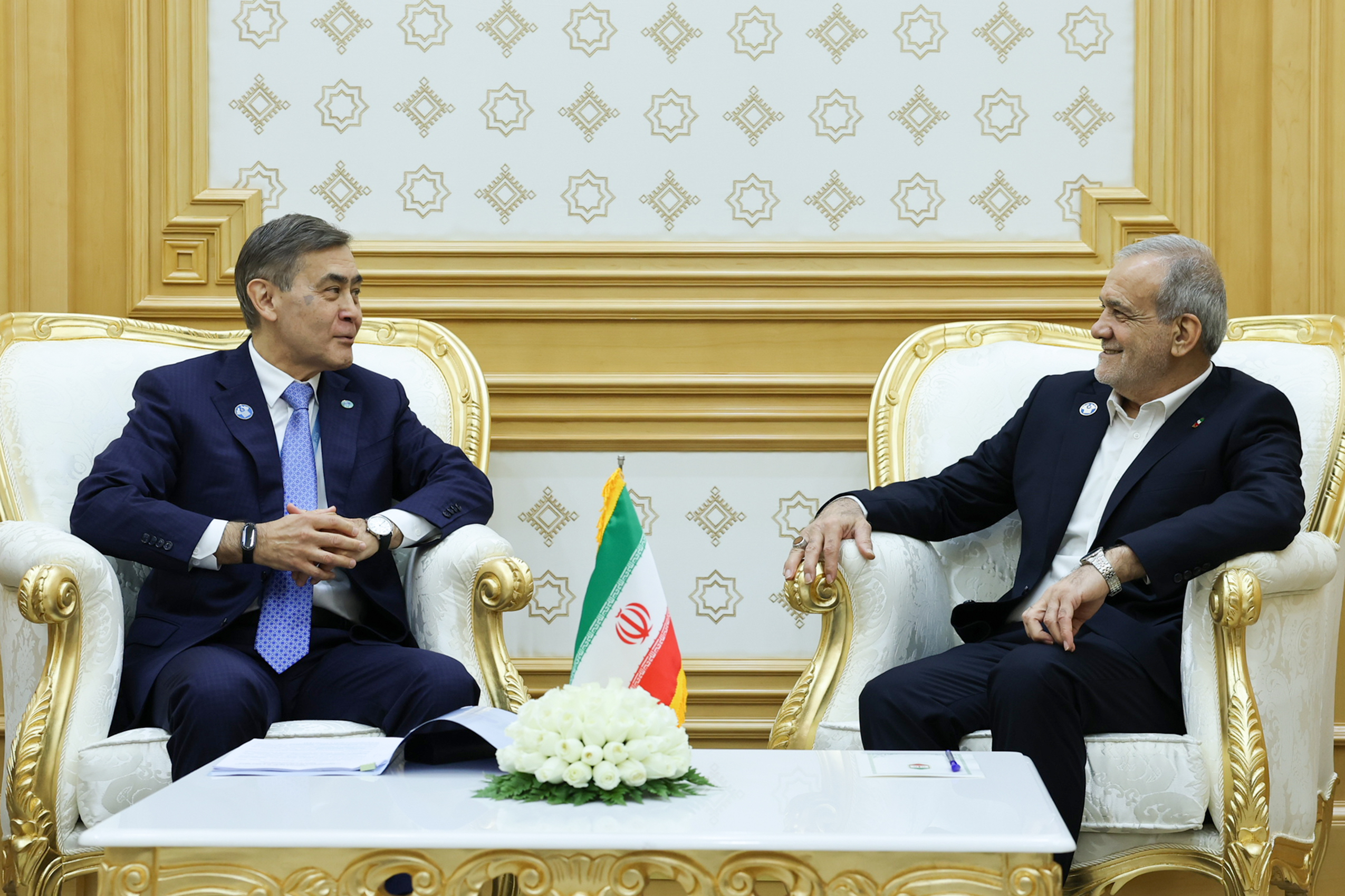 دکتر پزشکیان: تأثیرپذیری از آمریکا و عدم استقلال در تصمیم‌گیری، منجر به از دست رفتن قدرت و انسجام شانگهای و بریکس خواهد شد
