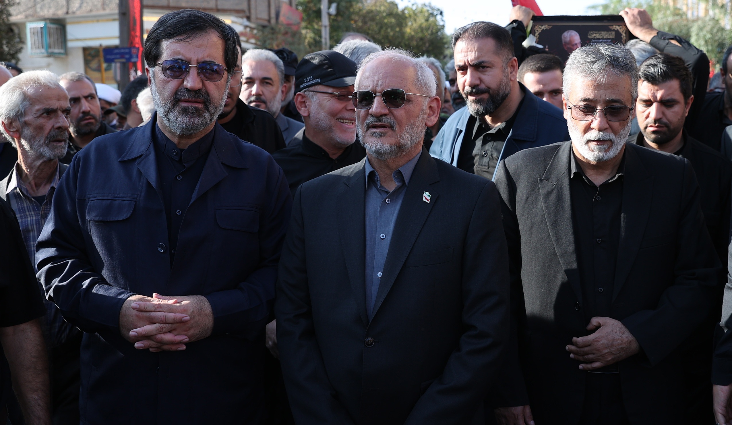 حضور دکتر حاجی‌میرزایی در مراسم تشییع پیکر پدر  شهید والامقام امیر سپهبد موسوی 
