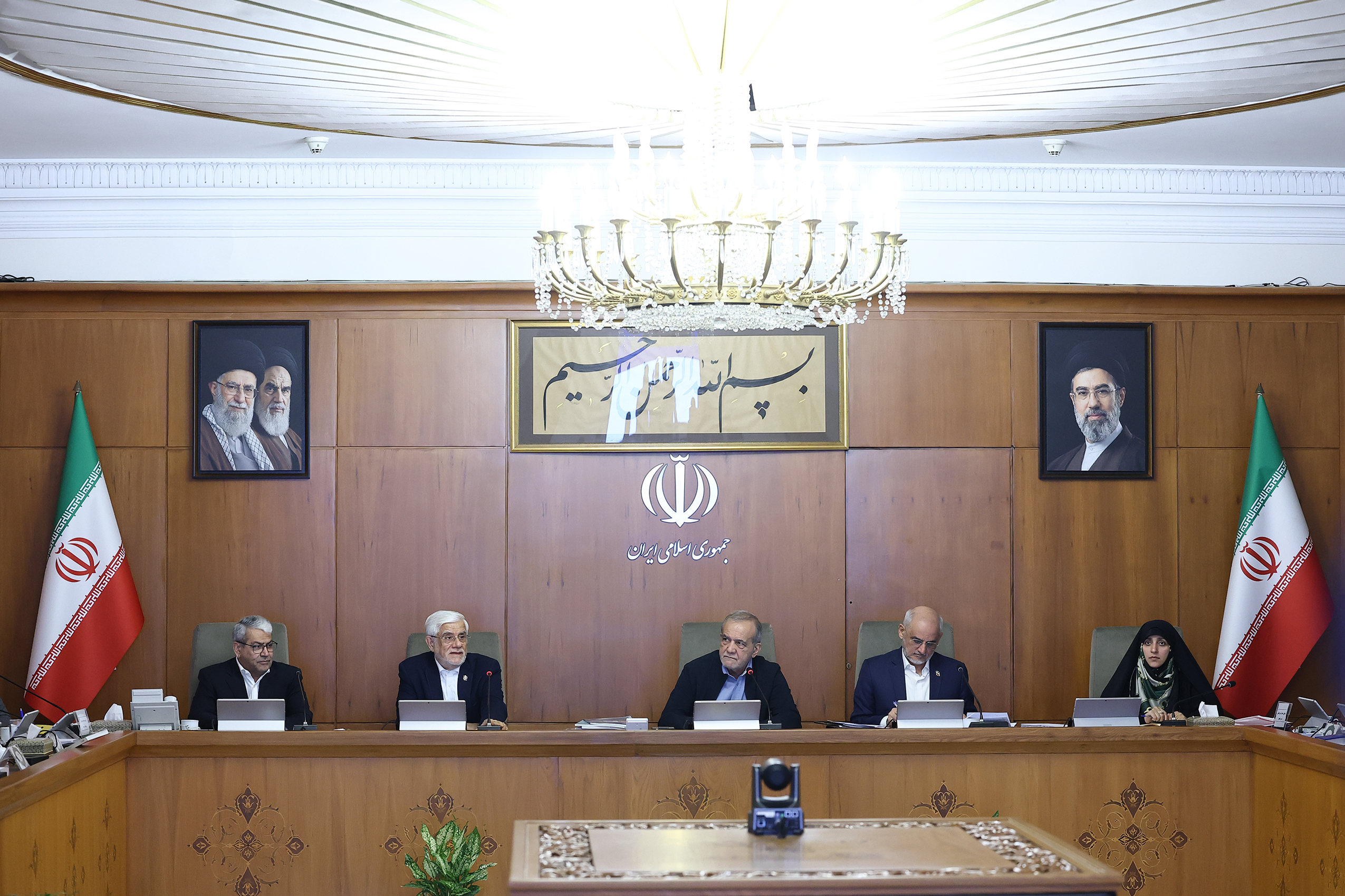 دولت برای تحقق تدابیر رهبر معظم انقلاب و عبور کشور از شرایط «نه جنگ، نه صلح» تلاش می‌کند/ همه دستگاه‌ها برای کاهش هزینه‌های غیرضرور و افزایش تاب‌آوری کشور مسئولیت دارند
